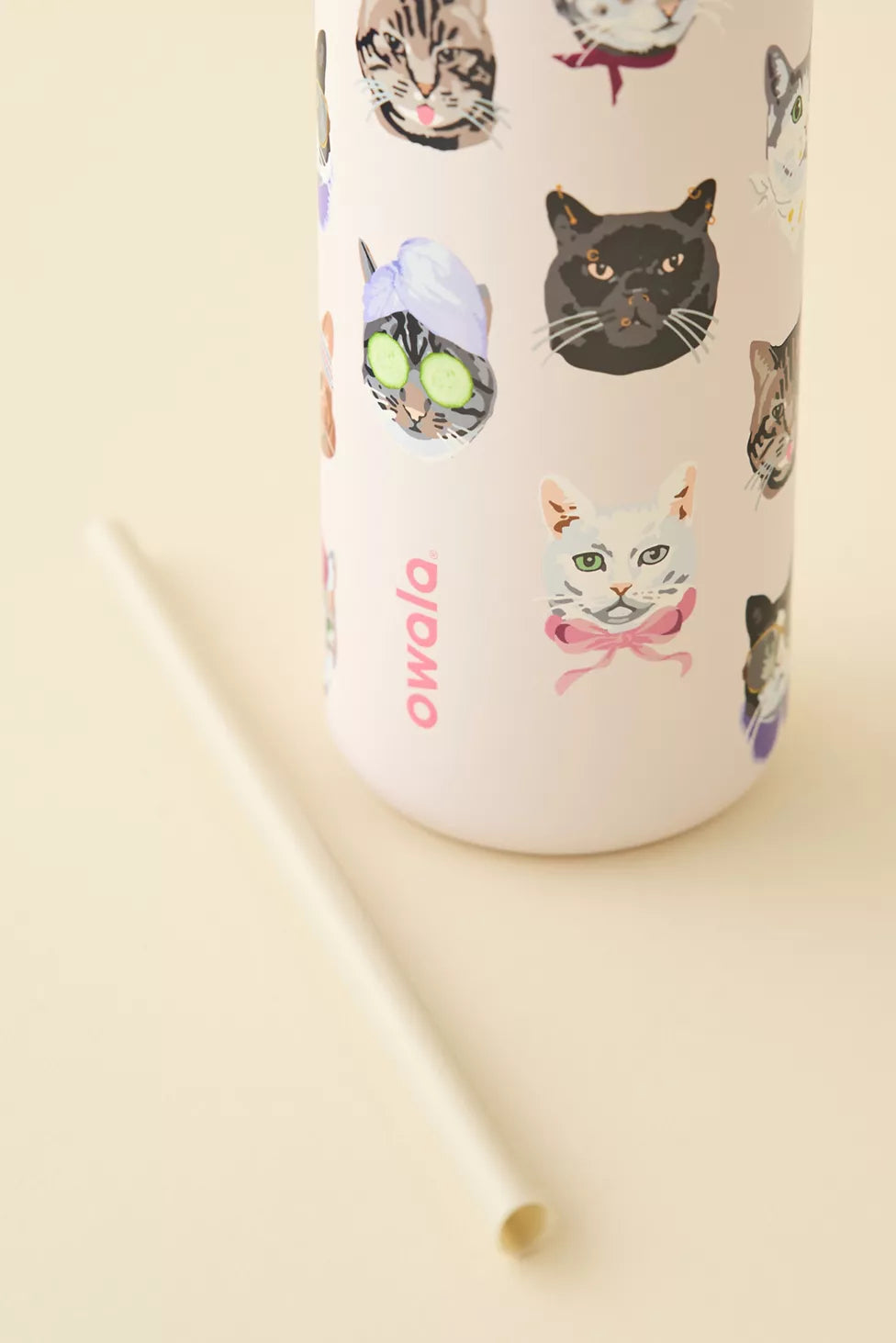 PRE ORDER-Owala UO Exclusive Cat Collage FreeSip 32 oz Water Bottle