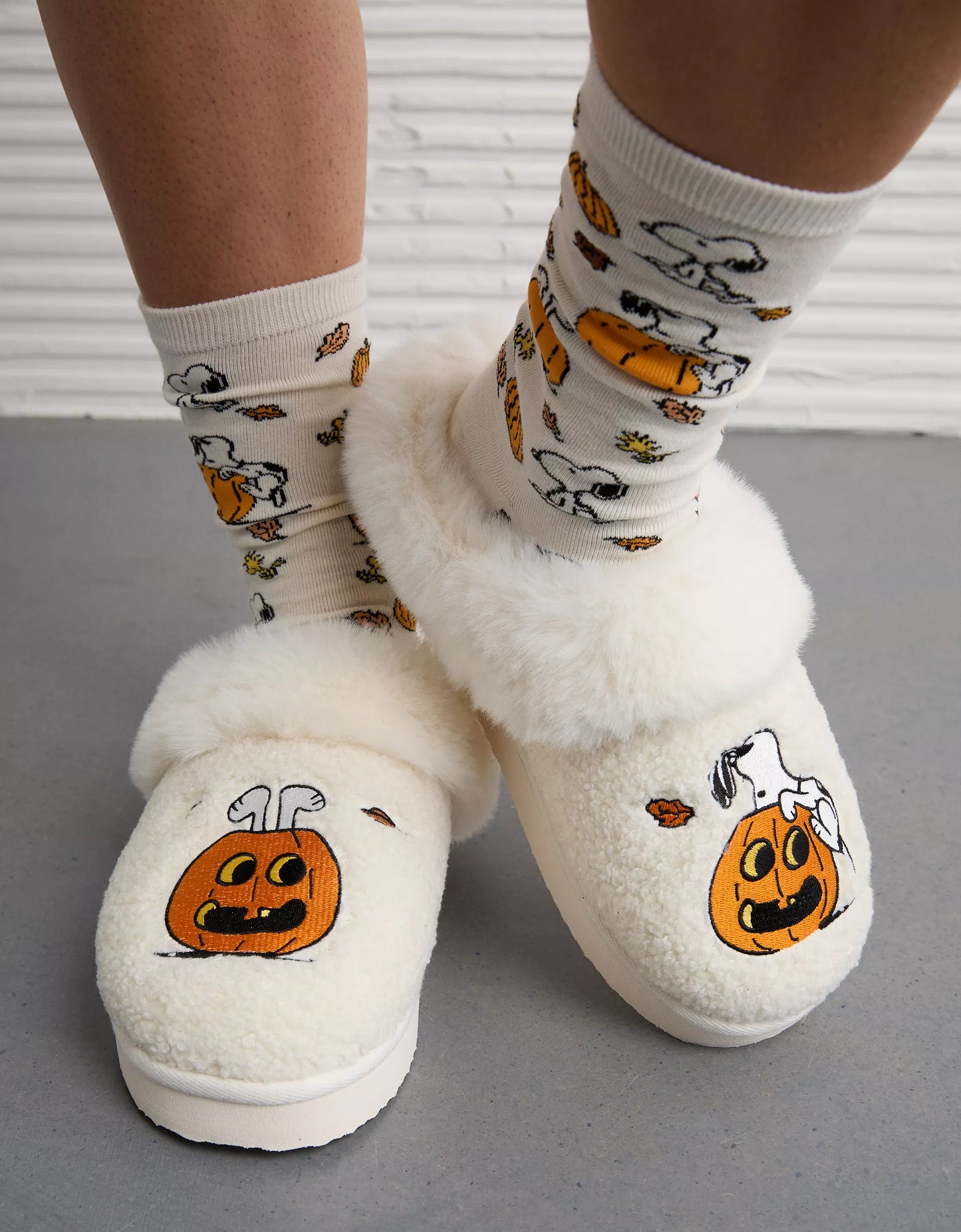 PRE ORDER- AE Snoopy Pumpkin Scuff Slipper