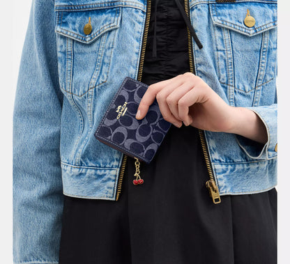 PRE ORDER-Snap Wallet