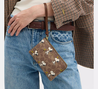 PRE ORDER-Corner Zip Wristlet